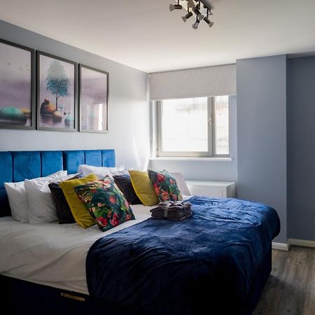 Pahuna Ghar Birmigham City 2 Bedroom Apartment- Short To Mid Term Let-Free Secure Parking Birmingham Kültér fotó