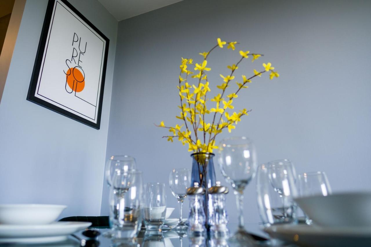 Pahuna Ghar Birmigham City 2 Bedroom Apartment- Short To Mid Term Let-Free Secure Parking Birmingham Kültér fotó