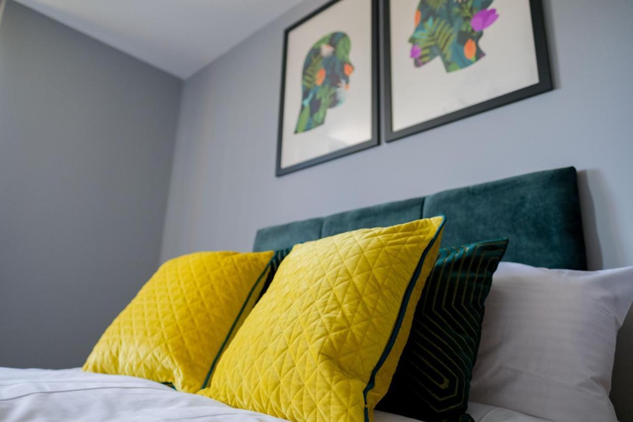 Pahuna Ghar Birmigham City 2 Bedroom Apartment- Short To Mid Term Let-Free Secure Parking Birmingham Kültér fotó